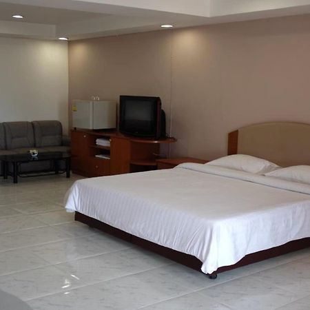 Sripajak Mansion Bangkok Luaran gambar